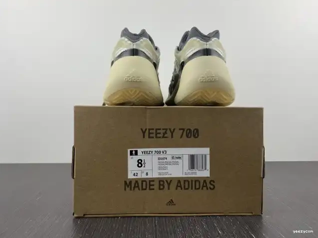 V3 Salt ID1674 700 Fade Yeezy Adidas 0514